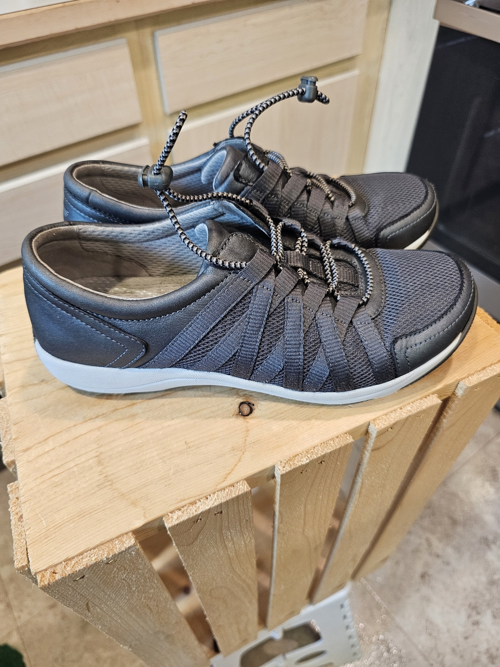 Women's Casual Black Slip-On Athletic Shoes